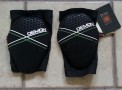 new Demon kneepads, including D30 insert for impact protection